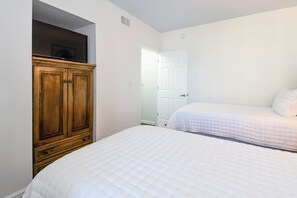 3 chambres, fer et planche à repasser, accès au Wi-Fi (inclus)