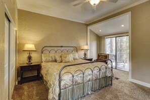 3 slaapkamers, een strijkplank/strijkijzer, gratis wifi, beddengoed