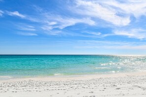 Maravilla - Beach View