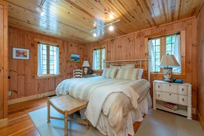 3 bedrooms, iron/ironing board, travel cot, free WiFi