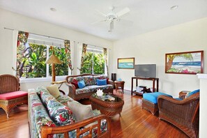 Flat-screen TV, DVD player, stereo