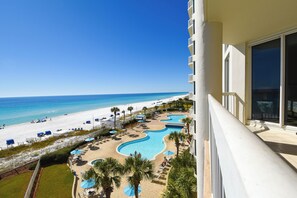 A heated pool - Modern Coastal Beachfront Condo w/ Expansive Balcony at Silver Beach Towers! 🏖️ (Destin)