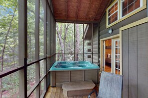 Bain à remous extérieur