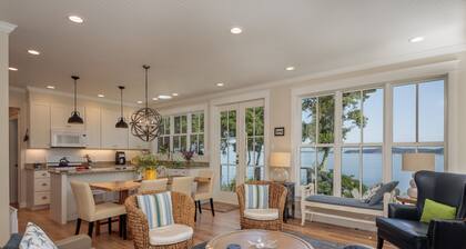 Tilava ja valoisa rantaranta w / upeat näkymät lahdelle kaikkialla!