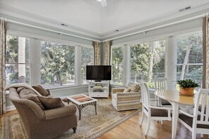 智能电视、壁炉