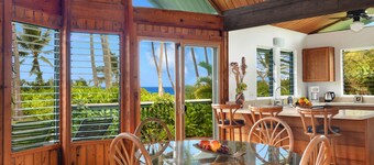 Direkt am Strand mit herrlichem Meerblick, genießen Sie lange Spaziergänge entlang des Sandstrandes