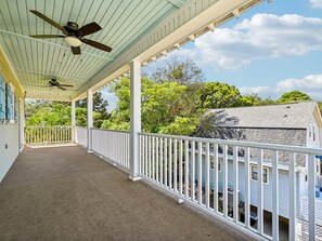 Upper Level Balcony - Lazy Dayz | Pet Friendly, Great for Large Groups! (Tybee Island)