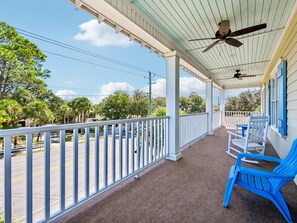 Upper Level Balcony - Lazy Dayz | Pet Friendly, Great for Large Groups! (Tybee Island)