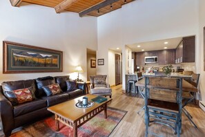 TV, fireplace, DVD player, offices