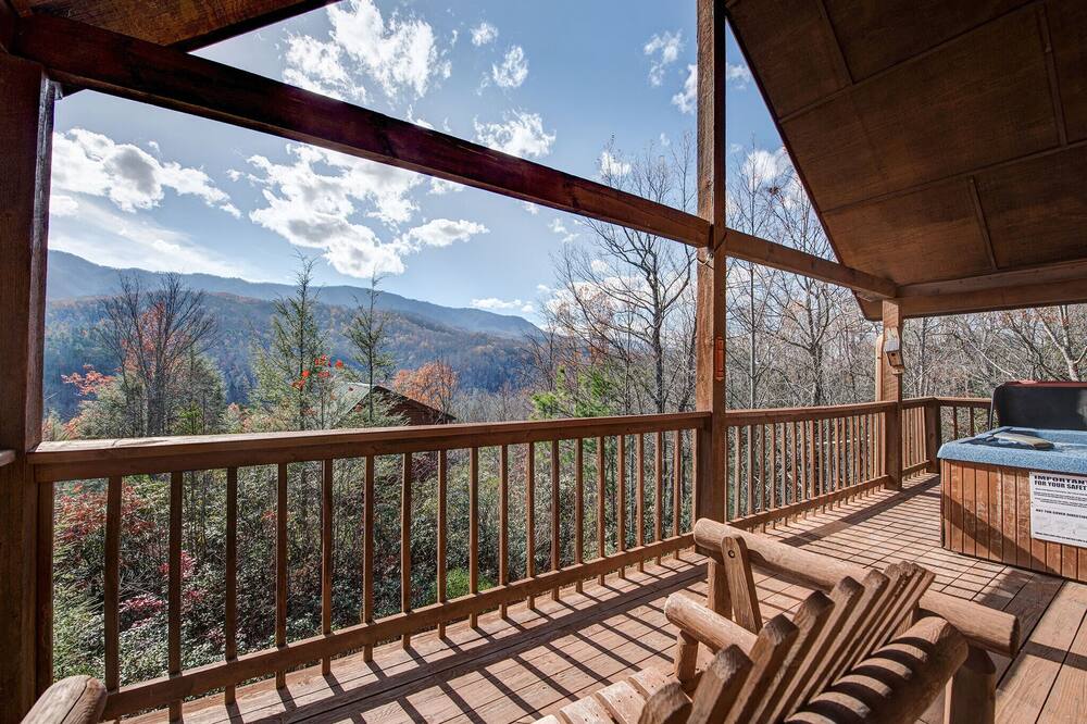 Bearway to Heaven | Pet-Friendly, Hot Tub