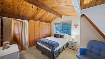 3 bedrooms, WiFi (free), bed sheets