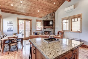 Interior - Location + exquisite remodel - Walk to it all and soak in the mountain style! (Park City)