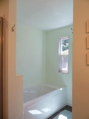 Bruser, hårtørrer, håndklæder