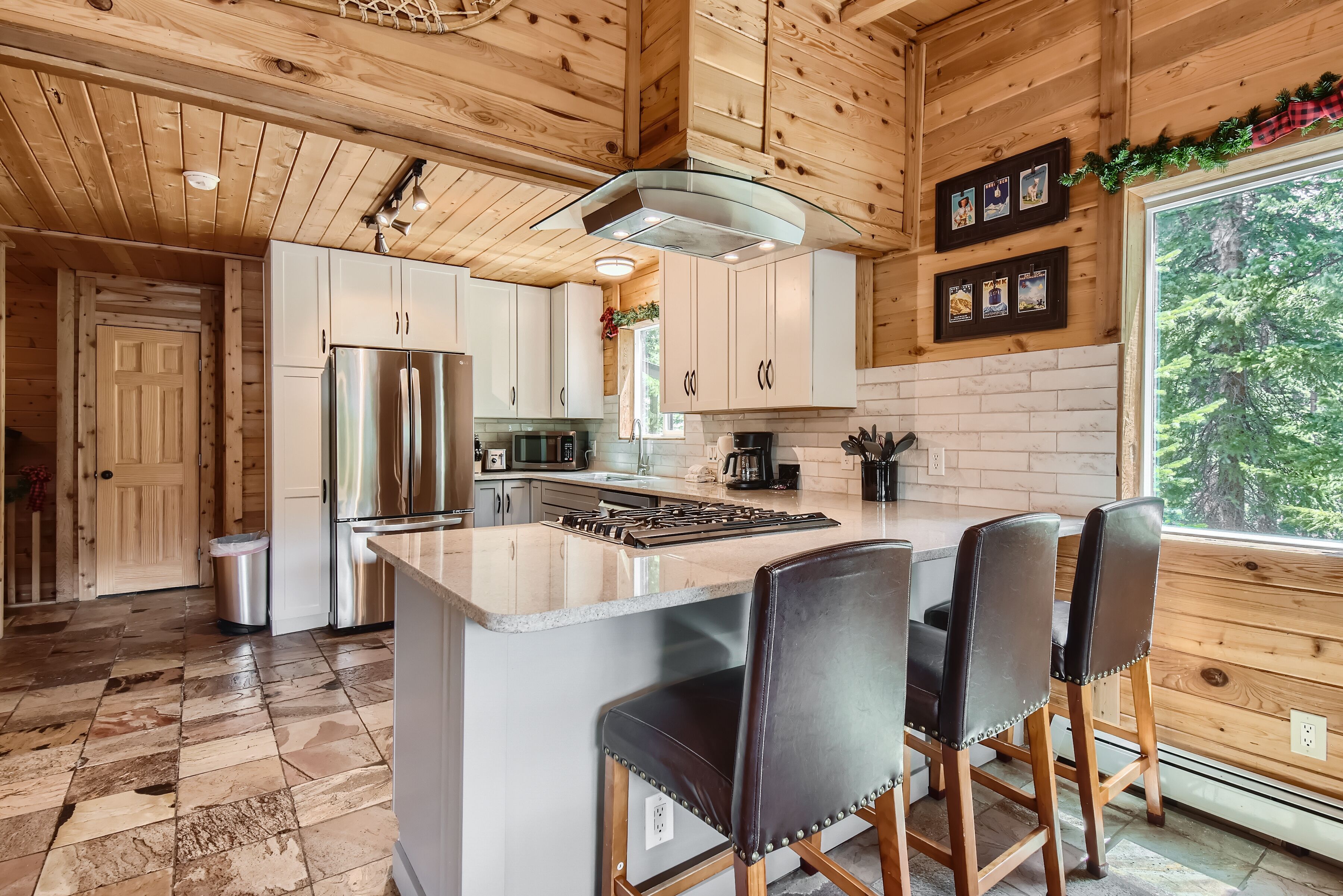 雪櫃、微波爐、焗爐、爐具