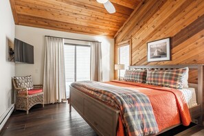 3 bedrooms, iron/ironing board, travel cot, free WiFi