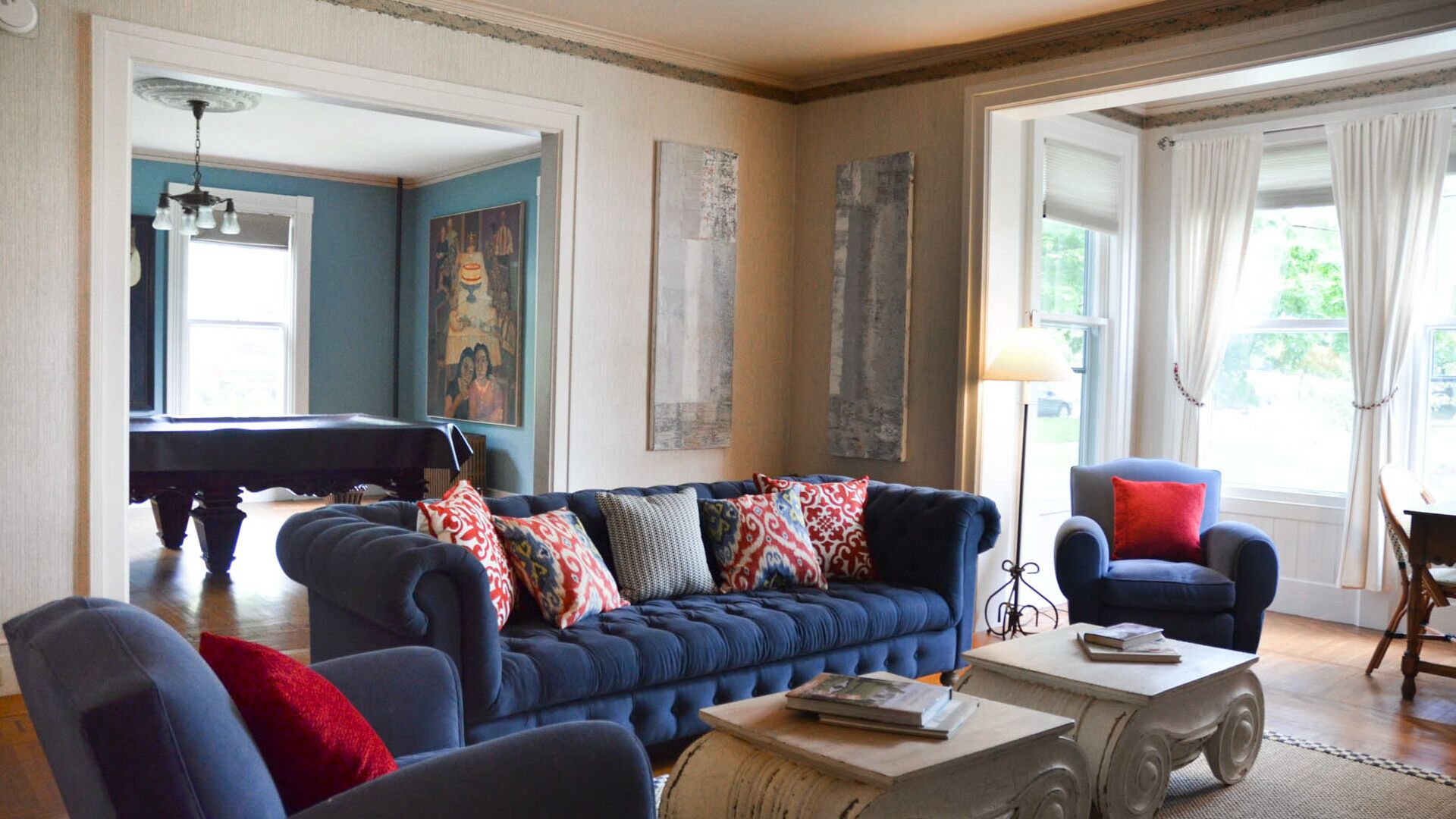 TV, DVD-spiller og bøker