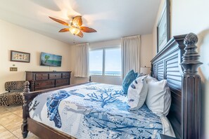 2 habitaciones, tabla de planchar con plancha y cuna de viaje