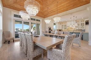 Dining - 5 O'Clock Somewhere - Beach House with Gulf Views & Private Pool (Destin)