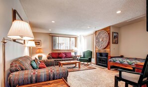 TV, fireplace
