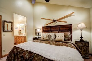 3 chambres, fer et planche à repasser, Wi-Fi gratuit, draps fournis