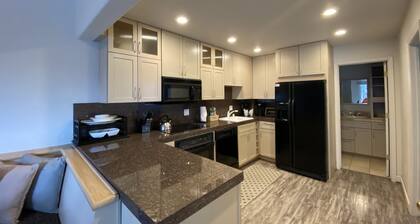 Cozy 3 bedroom town home close to Heavenly, Private Hot Tub (SL223A)
