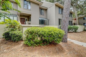 Exterior - 189 Beachwalk - Located in Shipyard Plantation and a quick walk to the ocean. (Hilton Head Island)