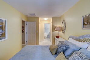 3 bedrooms, iron/ironing board, free WiFi, bed sheets - 189 Beachwalk - Located in Shipyard Plantation and a quick walk to the ocean. (Hilton Head Island)