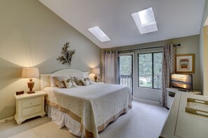 3 bedrooms, iron/ironing board, free WiFi, bed sheets - 189 Beachwalk - Located in Shipyard Plantation and a quick walk to the ocean. (Hilton Head Island)