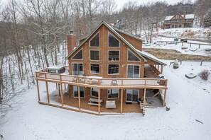 Exterior - Hidden Retreat w/ Hot Tub & Scenic Views (McHenry)