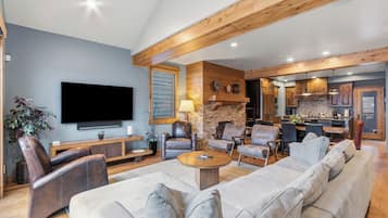 TV, fireplace