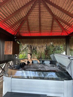 Kham | Private spa tub