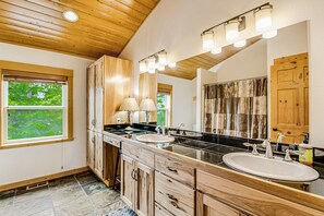 Gratis toiletartikler, hårtørrer, håndklæder