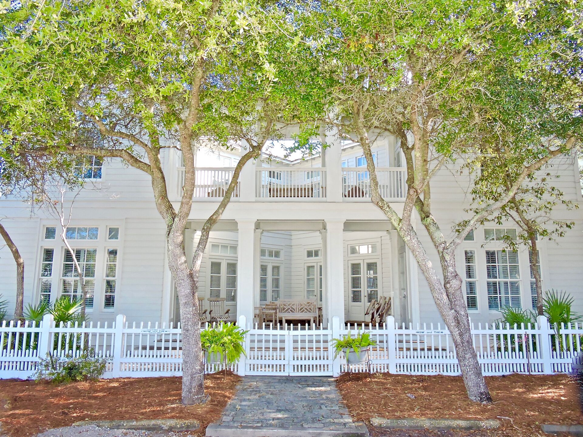 THREE KINGS IN SEASIDE! UPDATED 6 BD HOME, Sleeps 12!- Days Like This