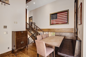 Dining - Airy Townhome in Vail w/ Beautiful Views, Modern Decor, Short Drive to Slopes (Vail)