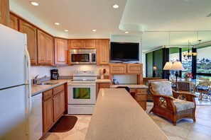 Coffee/tea maker, fridge, microwave, oven