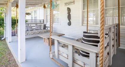 Beach Bum Inn | Large Pool, Dual Kitchens, Porch!