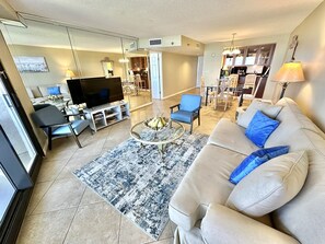 Smart TV, DVD player - Dazzling beach view, sleeps 4! 4216BS2 (Miramar Beach)