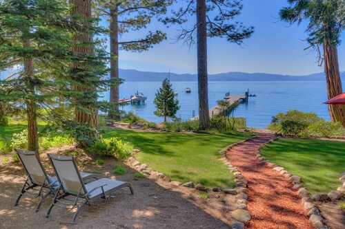 Black Bear Cottage - Lakefront - TLUXP
