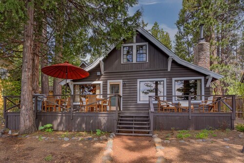 Black Bear Cottage - Lakefront - TLUXP