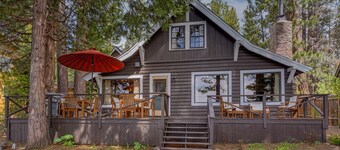 Black Bear Cottage - Lakefront: 3 BR / 2 BA n / a in Carnelian Bay, 8 posti letto