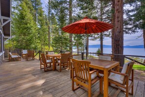 Outdoor dining - Black Bear Cottage - Lakefront - TLUXP (Carnelian Bay)