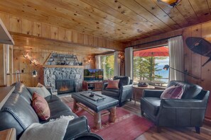 TV, fireplace, table football - Black Bear Cottage - Lakefront - TLUXP (Carnelian Bay)