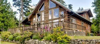 Bright, Rustic Cabin with Breathtaking Bay & Mountain Views