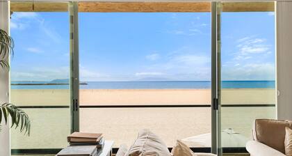 3425O Oceanfront Tuscan Villa