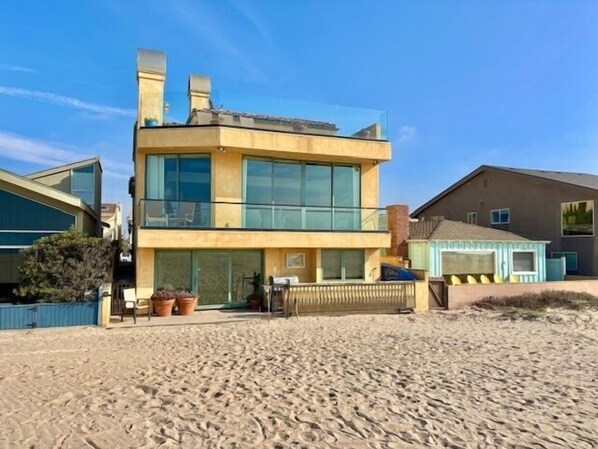 Exterior - 3425O Oceanfront Tuscan Villa (Oxnard)