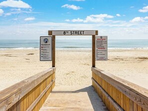 Beach nearby - High Tide | Pet Friendly, Pool + Spa, Steps to Beach (Tybee Island)