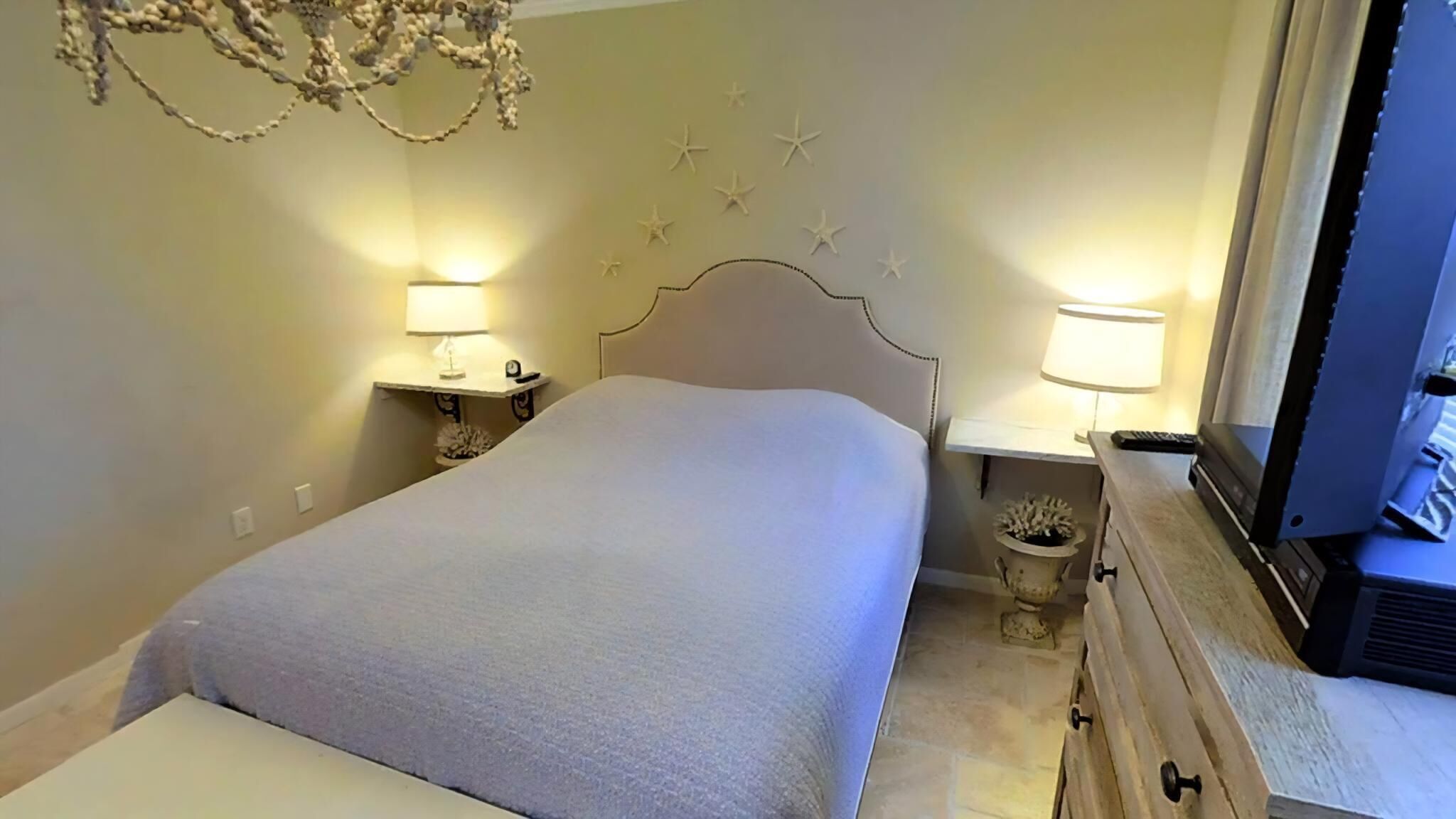 1 غرفة نوم ومكواة/لوح كي وواي فاي وملاءات أسرّة