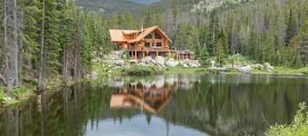 Elk Creek Lodge- Beautiful Rocky Mountain Getaway!