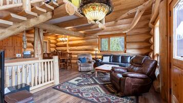 TV, caminetto, console per videogiochi, lettore DVD