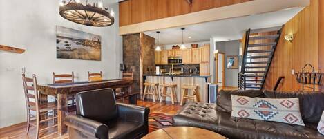 Smart-TV, Kamin, DVD-Player